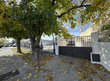 Casa · 108m² · 4 Ambientes · 2 Cocheras · Casa de 3 Dorm. en Av Balloffet Al 300