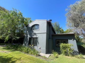 Casa · 150m² · 5 Ambientes · 2 Cocheras · Casa en Venta