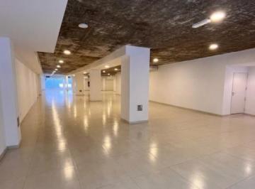Local comercial · 533m² · 1 Cochera · Venta o Alquiler - Amplio Local - Gran Oportunidad Comercial