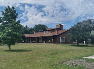 Casa de 10 ambientes, Exaltación de la Cruz · Importante Casaquinta en Capilla del Señor