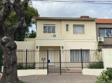 Casa · 180m² · 6 Ambientes · Casa en Alquiler Anual y Temporario San Isidro Jardin Pileta