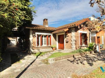 Casa · 246m² · 5 Ambientes · 3 Cocheras · Casa en Venta Ituzaingó Norte con Importante Lote Ideal Emprendimiento en Zona Céntrica