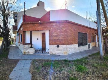 Casa · 75m² · 3 Ambientes · 2 Cocheras · Venta Casa - Beccar San Isidro - Estilo PH