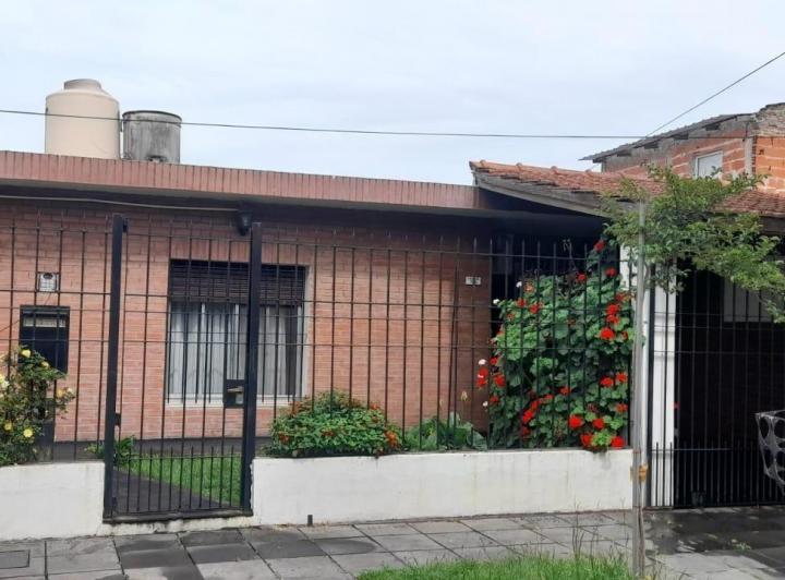 Casa · 237m² · 13 Ambientes · 1 Cochera