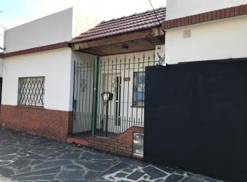 Casa · 124m² · 4 Ambientes · 1 Cochera · Casa 4 Ambientes Cercana a Universidad de Lanus