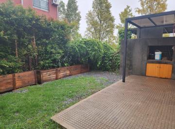 Casa · 130m² · 4 Ambientes · 2 Cocheras · Alquiler Venta Casa Departamento 3 Dorm., Suite, Jardin