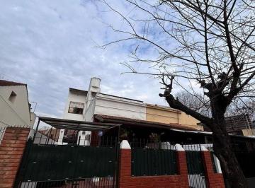 PH · 83m² · 3 Ambientes · 1 Cochera · Departamento PH en Venta Ubicado en Adrogué, Almirante Brown, G. B. a. Zona Sur