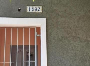 Casa · 160m² · 4 Ambientes · 1 Cochera · Casa en Venta Ubicado en Llavallol, Lomas de Zamora, G. B. a. Zona Sur