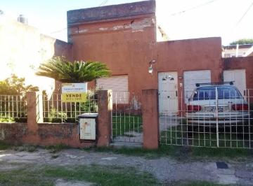 Casa · 133m² · 4 Ambientes · Casa en Venta Ubicado en Llavallol, Lomas de Zamora, G. B. a. Zona Sur
