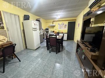 Casa · 62m² · 2 Ambientes · 1 Cochera · Venta de Casa 2 Ambientes con Cochera en Florencio Varela