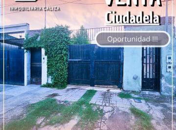 Casa · 110m² · 4 Ambientes · 2 Cocheras · En Venta Casa Chiclana 700 - Barrio Ciudadela