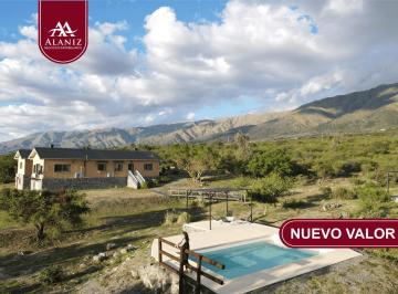 Casa de 7 ambientes, Carpintería · Mansión de Campo con Vistas Infinitas, en Venta, Merlo, S. L.