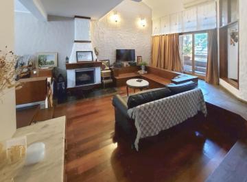 Casa · 300m² · 6 Ambientes · 2 Cocheras · Venta/permuta. Casa 3 Dorm., Pileta Cochera y Patio Seco. Bella Vista, Rosario.