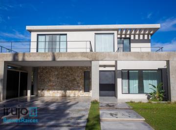 Casa · 239m² · 5 Ambientes · 2 Cocheras · Venta de Casa en Barrio El Principado - Ciudad Náutica // Canning