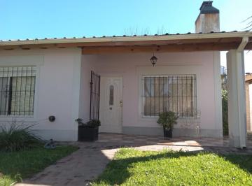 Casa · 105m² · 3 Ambientes · 1 Cochera · Venta de Casa 3 Ambientes en Barrio Pellegrini III, Pilar