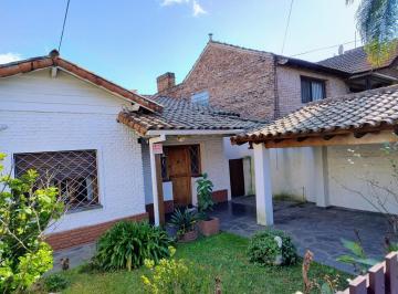 Casa · 170m² · 4 Ambientes · 1 Cochera · Casa de 3 Amb. Jardin Pileta Parrilla en Bella Vista