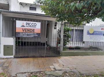 Casa · 80m² · 4 Ambientes · 1 Cochera · Casa Apta a Credito 4 Amb con Garage!