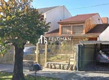 Casa · 180m² · 4 Ambientes · 3 Cocheras · Chalet 2 Plantas 2 Dorm + Depto 1er Piso Garage Fondo Pileta