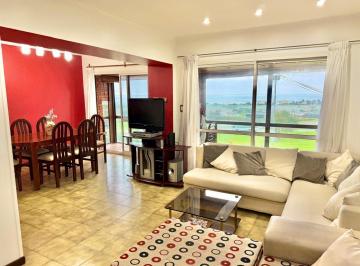 Departamento · 130m² · 5 Ambientes · 1 Cochera · Departamento de 5 Amb. Frente Al Mar en Punta Mogotes