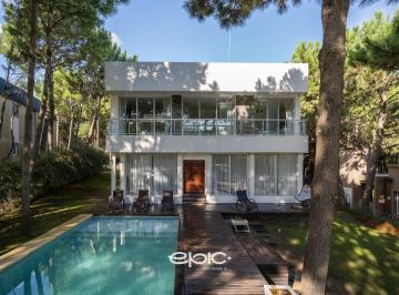Casa · 190m² · 5 Ambientes · 1 Cochera · Venta Casa en Barrio Golf Costa Esmeralda