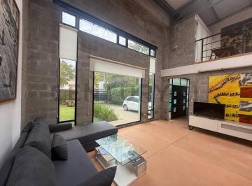 Casa · 170m² · 5 Ambientes · 2 Cocheras · Venta Casa 5 Ambientes en Villa Udaondo, Parque Leloir