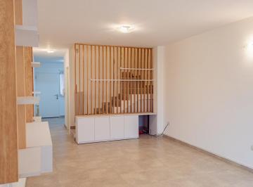 Casa · 86m² · 4 Ambientes · 1 Cochera · Casa en Confluencia