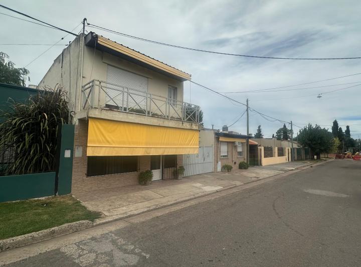 Local comercial · 408m² · 10 Dormitorios