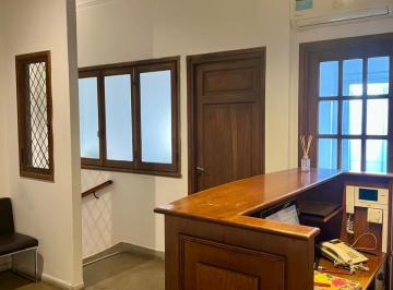 PH de 5 ambientes, San Isidro · PH Oficina/vivienda Primer Piso por Escalera en San Isidro