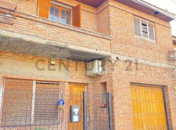 Local comercial · 700m² · 8 Ambientes · 4 Cocheras · ? Alquiler - Casa con Galpón y Oficinas en Calle Mármol