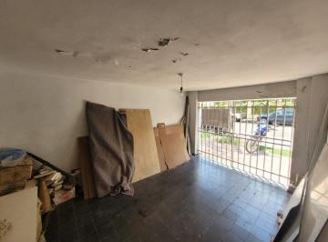 Casa · 110m² · 4 Ambientes · 1 Cochera · Oportunidad! Casa a Demoler en Av Nores Martinez