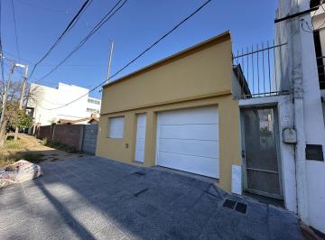 GIU-GIU-298_2 · Casa 2 Dorm. - 30 E/ 44 y 45