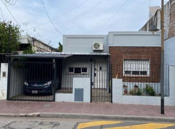 Casa · 67m² · 3 Ambientes · 2 Cocheras · Venta Casa 3 Amb Victoria 2 Coch con Jardín