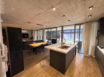 Casa · 198m² · 5 Ambientes · 1 Cochera · Venta Casa Housing Brooke House B La Carolina