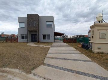 Casa · 224m² · 5 Ambientes · Casa en Venta Lote a La Laguna Lagos de San Eliseo
