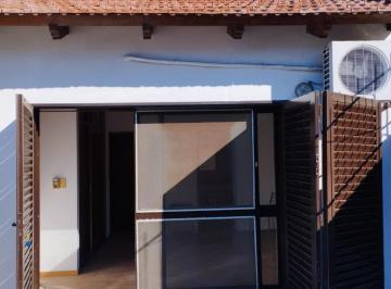Casa · 164m² · 4 Ambientes · Excelente Casa Familiar en Zona Sur de Rosario, Lista Para Habitarla – 3 Dorm., Patio y Terraz