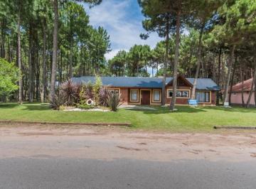 Casa de 7 ambientes, Pinamar · Excelente Casa en Pinamar Norte, Frente Al Centro Comercial