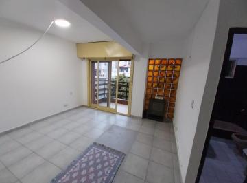 Departamento · 90m² · 4 Ambientes · Departamento 4 Amb 2do Piso por Escalera