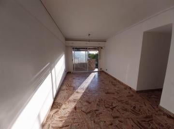 Departamento · 80m² · 4 Ambientes · Departamento 4 Amb con Balcón Al Frente!