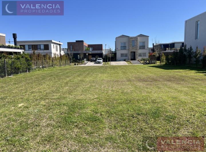 Terreno · 561m²