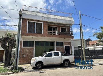 Bodega-Galpón · 489m² · Galppón + 2 Departamentos de 3 Ambientes