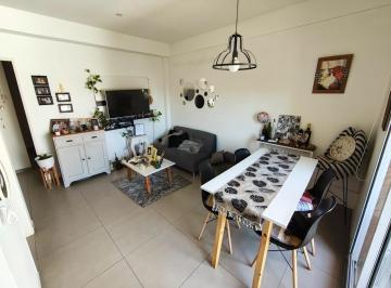 4 · Venta - Departamento - 2 Ambientes - Balcon - Caseros - Luminoso - Permuta - Apto Credito
