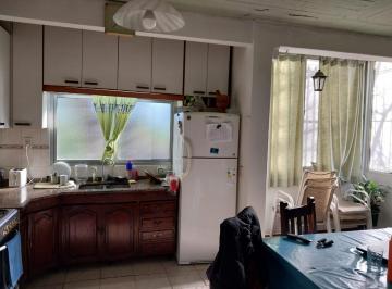Casa · 176m² · 5 Ambientes · 2 Casas en Block Sobre Lote de 10 X 20,60