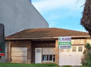 Casa · 90m² · 4 Ambientes · 1 Cochera · Casa/zona Comercial con Potencial - Inversión/desarrollo