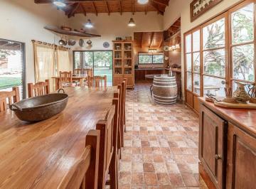 Quinta vacacional · 120m² · 2 Ambientes · Venta Lote con Quincho en Country La Martona Club de Campo