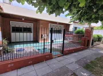 Casa de 5 ambientes, Quilmes · Chalet con Departamento, Muy Bueno. Quilmes