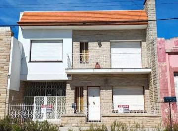 Casa de 9 ambientes, Coronel Rosales · Punta Alta - Urquiza 583 • U$135.000 Apta Crédito