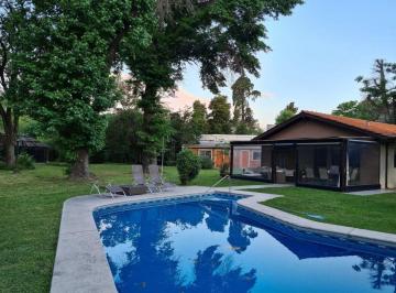Quinta vacacional · 259m² · 5 Dormitorios · 3 Cocheras · Venta Casa Quinta 5 Ambientes Savio, Escobar