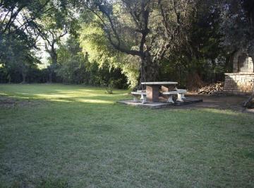 Casa · 170m² · 8 Ambientes · 3 Cocheras · Venta - Terreno con Piscina y Cabañas - Luján - Mendoza