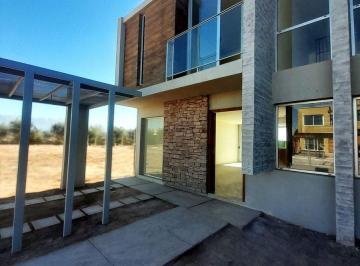 Departamento · 110m² · 3 Ambientes · 1 Cochera · Venta de Duplex B Privado Lujan de Cuyo
