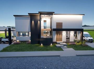 Casa · 860m² · 12 Ambientes · 5 Cocheras · Casa en Obra Gris Premium en Luján de Cuyo